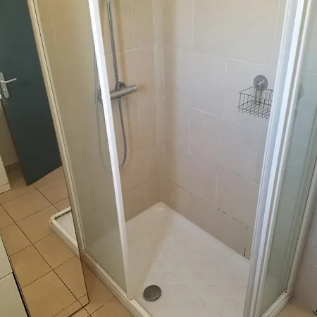 D Hotes A 20 Pas De La Bed & Breakfast